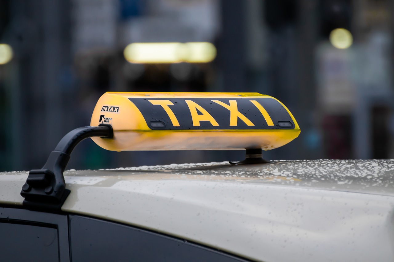 halloTAXI